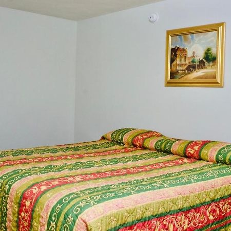 Red Carpet Motel By Ontario Exterior photo